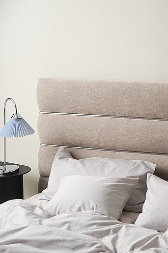 KLIPPHOLMEN Kopfteil beige mit Polsterung und Wandmontage, Breite: 198 cm, Höhe: 125 cm, Tiefe: 12 cm - Bild 1
