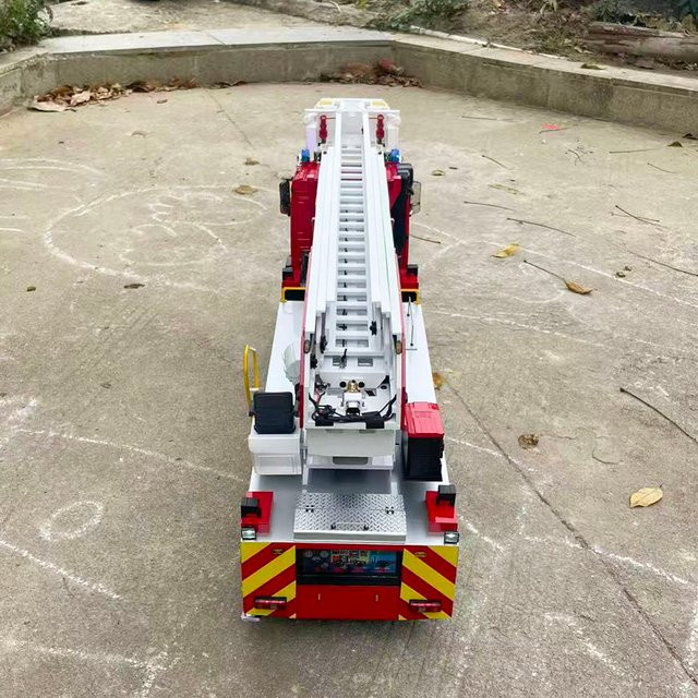 TOUCAN RC HOBBY Feuerwehrauto, RC Modell, 1:14, Metall Chassis, ferngesteuert - Bild 1