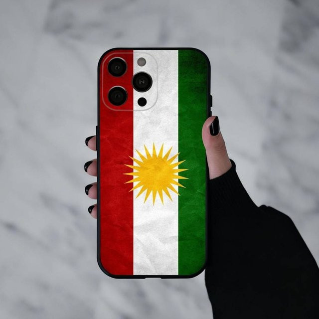 Weiche Handyhülle mit Kurdistan Flagge für Apple iPhone 11 bis 17 Pro, Farbe: Schwarz und Multicolour - Bild 1