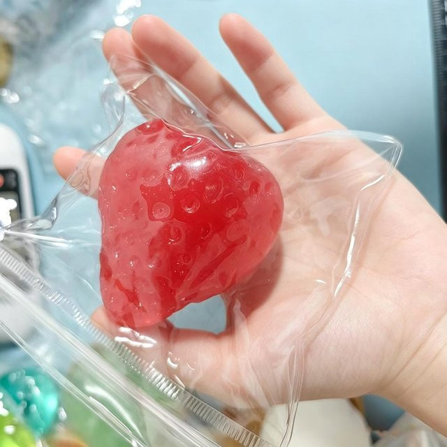 Erdbeer-Mango Squish Fidget Spielzeug, Weicher Dehnbarer Frucht Quetschball - Bild 1