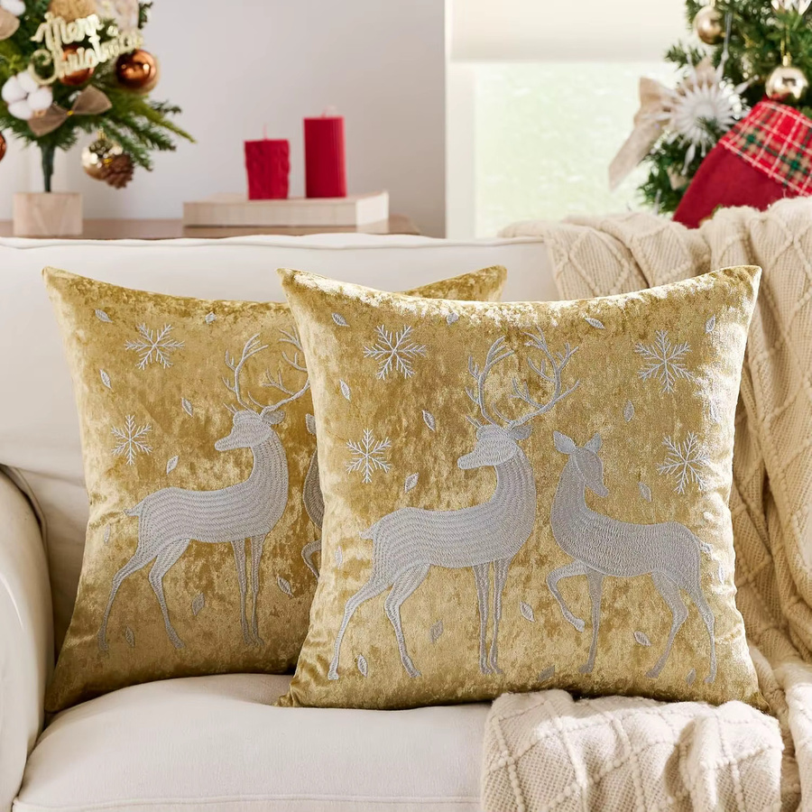 2er-Set inyahome Weihnachts-Kissenbezüge aus Samt in Gold mit Stickerei und Schneeflocken-Motiv, B/H: 45 x 45 cm - Bild 2