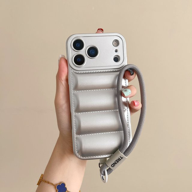 iPhone Handyhülle mit 3D Daunenjacken-Muster und Lanyard-Hülle, weiche stoßfeste Schutzhülle für Apple iPhone 17 16 15 14 13 Pro Max - Bild 1