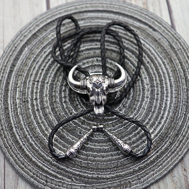 RechicGu Bolo-Krawatte mit Bullenkopf-Anhänger, Leder, Silber, Unisex - Bild 1