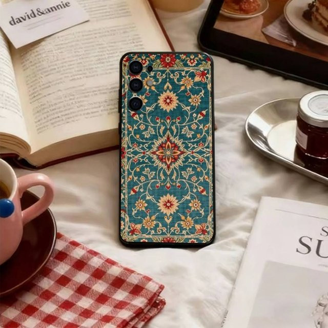 Handyhülle mit persischem Blumenmuster für Samsung Galaxy S21 FE in Schwarz aus weichem Silikon - Bild 1