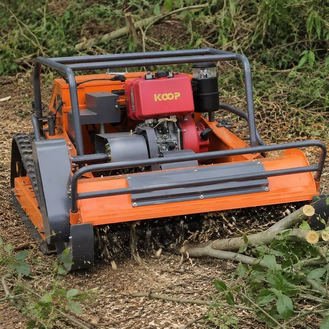 MOWBEAR Steilhang-Raupenmäher ZNW-1000Y in Gelb, ferngesteuerter Allterrain Rasenmäher mit 1000mm Schnittbreite - Bild 1