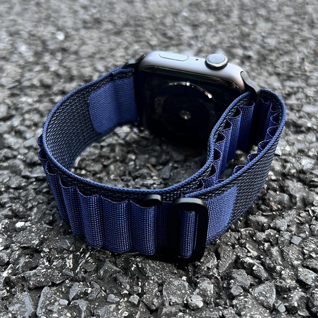 Alpine Loop-Armband für Apple Watch, Textil/NATO, Schwarz, Unisex - Bild 1