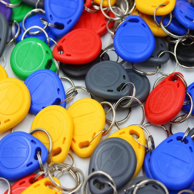 100 Stück RFID-Tags von LUCKING DOOR als kopierbare und wiederbeschreibbare Proximity-ID-Token in Schwarz und Multicolour - Bild 1