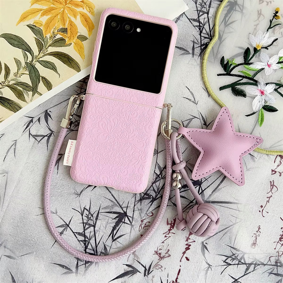 Magnetische Motorola Handyhülle mit Retro-Blumenmuster und Lederseil für Razr 60 Ultra und Razr 50 Ultra in Weiß mit Scharnier-Schutz - Bild 1