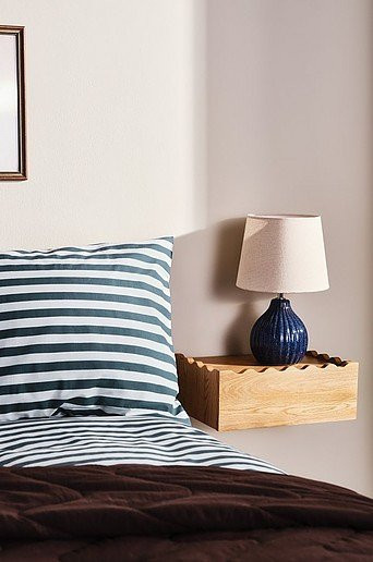 NYPEN Nachttisch von IKEA in Eiche, Wandmontiert, Modernes Design in Braun und Beige, B: 35,4 cm, H: 25,0 cm, T: 13,5 cm - Bild 1