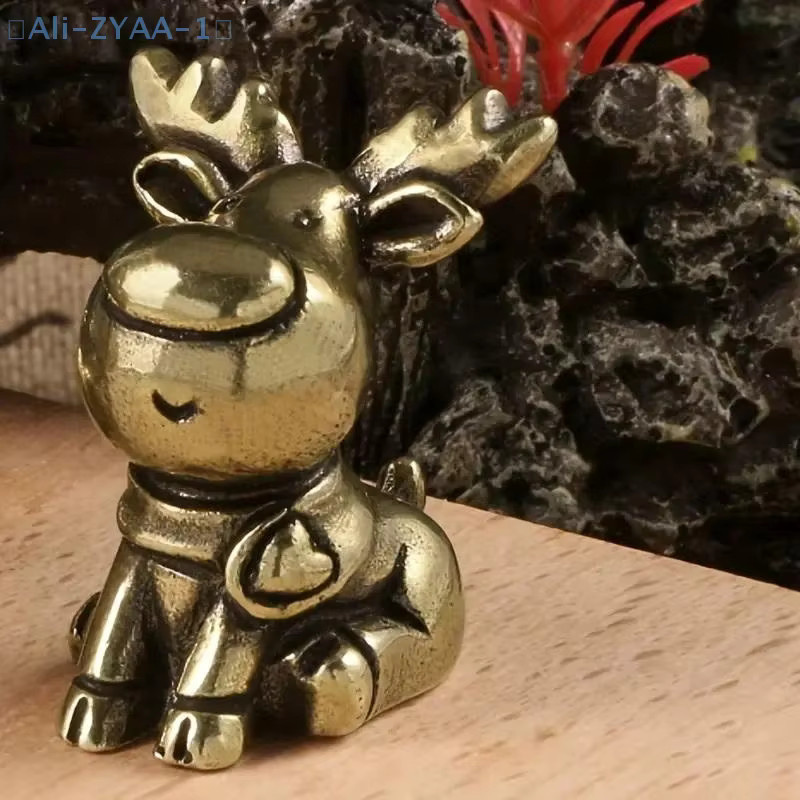 Handgefertigte Elchfigur aus Messing und Kupfer von JETTING als dekoratives Metallornament für deinen Schreibtisch oder als Weihnachtsdekoration - Bild 4