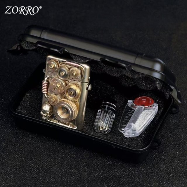 ZORRO Steampunk Ölfeuerzeug Nr. 1 in Gold, mechanisches Retro-Design mit Getriebegestänge und handgefertigter Schweißtechnik - Bild 1