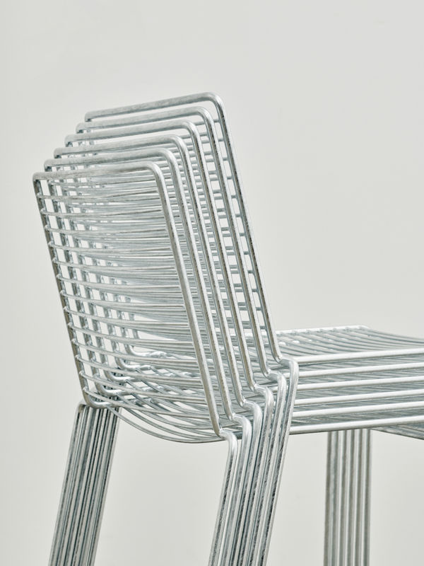 HAY Hee Dining Chair aus lackiertem Metalldraht in Silber, stapelbar und wetterbeständig - Bild 2