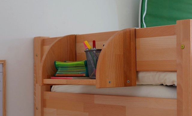 TiCAA Einhängeregal für Hochbetten und Etagenbetten aus Buche Bio Geölt in Beige - Bild 1