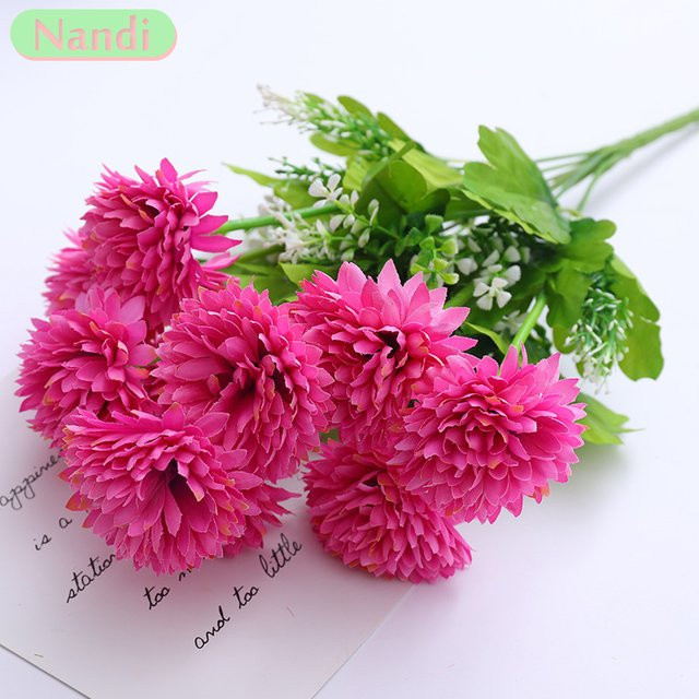 NANDI Künstliches Blumenbouquet aus Hortensien und Kamelien in Grün für deine Hochzeits- oder Tischdekoration im skandinavischen Stil - Bild 1