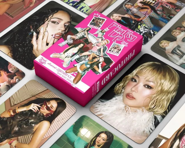 LINE FRIENDS KATSEYE PINKY UP LOMO Player Kleine Karten-Musikvideos - Bild 1