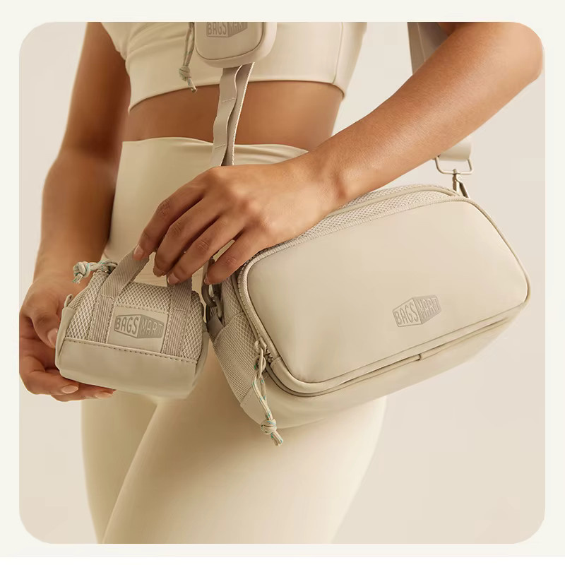 BAGSMART Multifunktionale Münzgeldbörse und Schlüsseltasche mit Haken sowie Ladegerät-Hülle in Beige und Braun - Bild 2