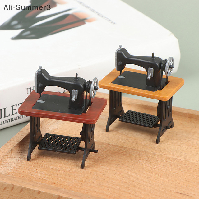 Miniatur Nähmaschine, Puppenhaus Möbel, Rot, Kunststoff - Bild 1