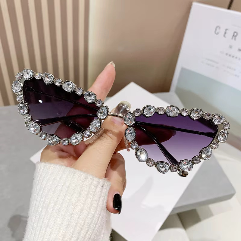 CHUANCHEN Sonnenbrille Cat Eye, Metall, Vollrand, Strass - Bild 2