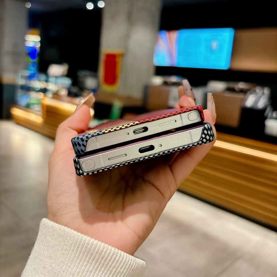 Magnetische Rahmenlose Schutzhülle aus Kohlefaser-Kevlar und Hartplastik für Samsung S26 S25 S24 S23 FE S22 Ultra Plus mit MagSafe Kompatibilität in Blau Multicolour - Bild 3