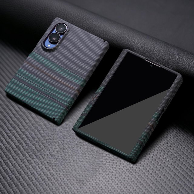 YNNBO Magnetische Carbonfaser Schutzhülle für Samsung Galaxy Z Fold 8 in Grün mit Displayschutz und MagSafe Kompatibilität - Bild 1