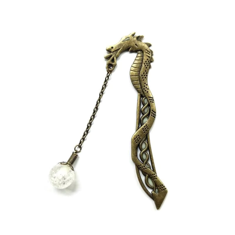 Leuchtendes Drachen Lesezeichen aus Metall mit Perlen in Bronze, leuchtet im Dunkeln mit Blütenblatt-Design - Bild 2