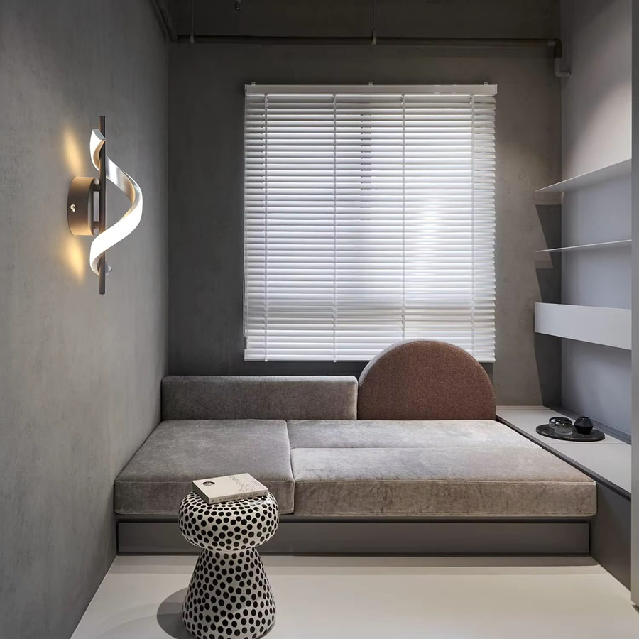 Moderne LED Wandleuchte in Schwarz mit Up-Down-Lichtfunktion für Flur, Schlafzimmer und Wohnzimmer, Warmweiß 3000K - Bild 6