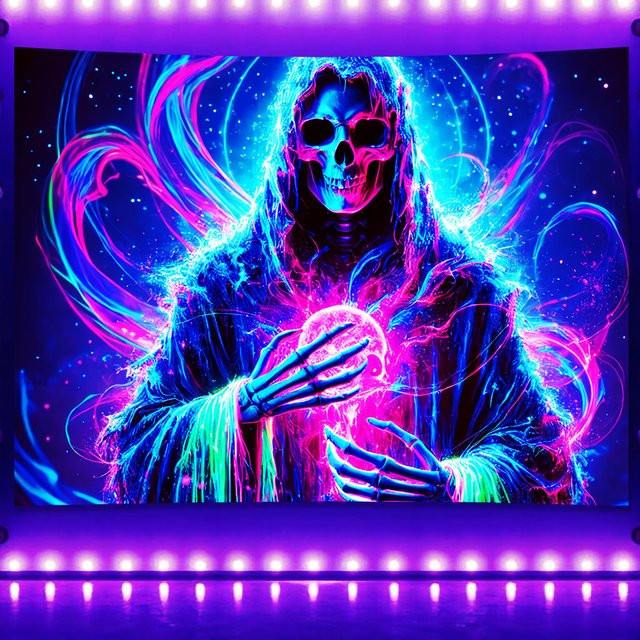 VIKAMA Wandteppich mit im Dunkeln leuchtendem Totenkopf und Sternenhimmel in Multicolour, B/H: 40 x 40 cm - Bild 1