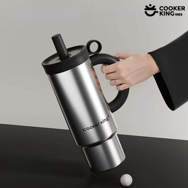 COOKER KING Isolierter Becher aus Edelstahl mit PP-Strohhalm, 1050 ml, in Weiß, Blau oder Silber - Bild 2