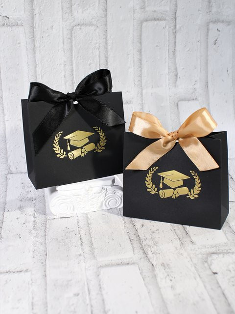 10 Stück Geschenkboxen aus Papier in Schwarz-Gold mit Junggesellenhut-Muster für die Abschlussfeier - Bild 1