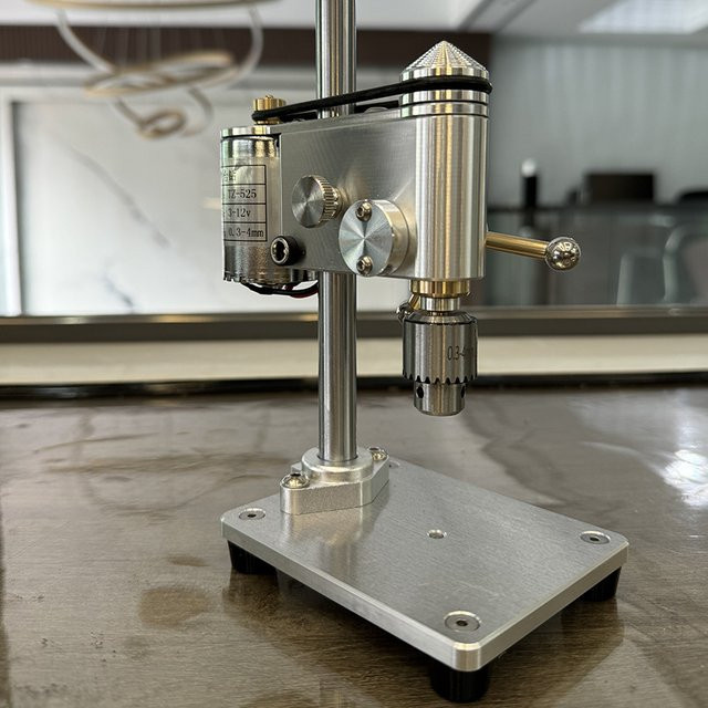 ZJMZYM Micro Tischbohrmaschine in Silber mit geschwindigkeitsverstellbarem 220 V Netzteil für Präzisionsarbeiten von 0,3-4 mm - Bild 1