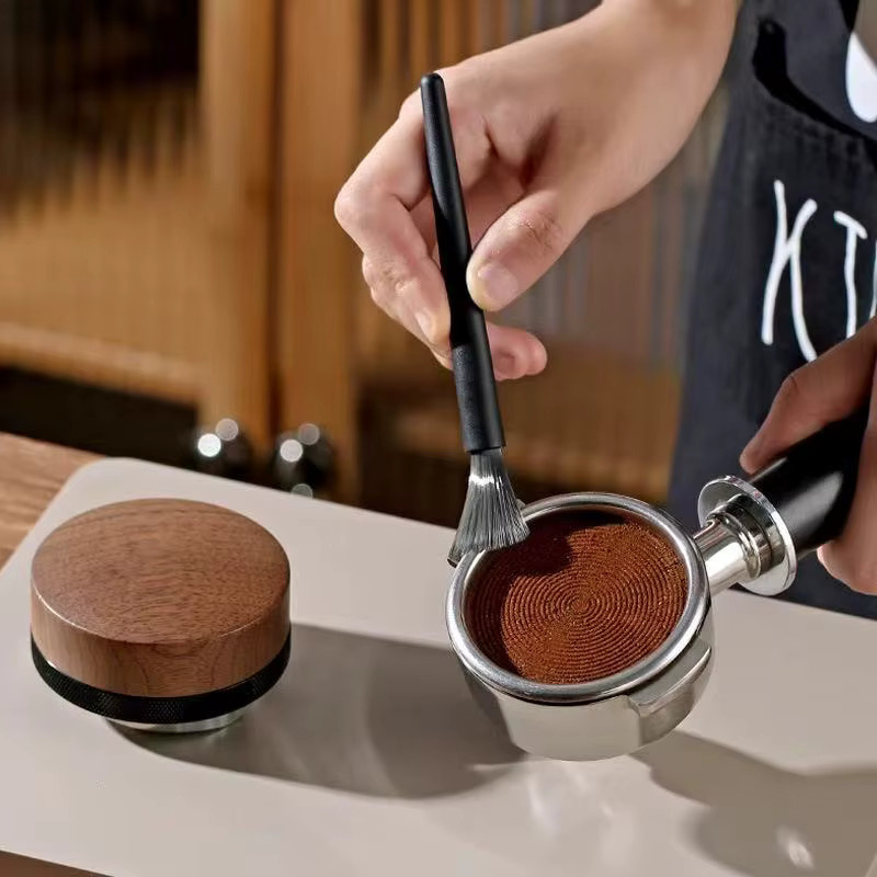 SUNFILI Barista-Reinigungsbürstenset für Kaffeemühlen und Brühköpfe in Schwarz und Grau - Bild 3