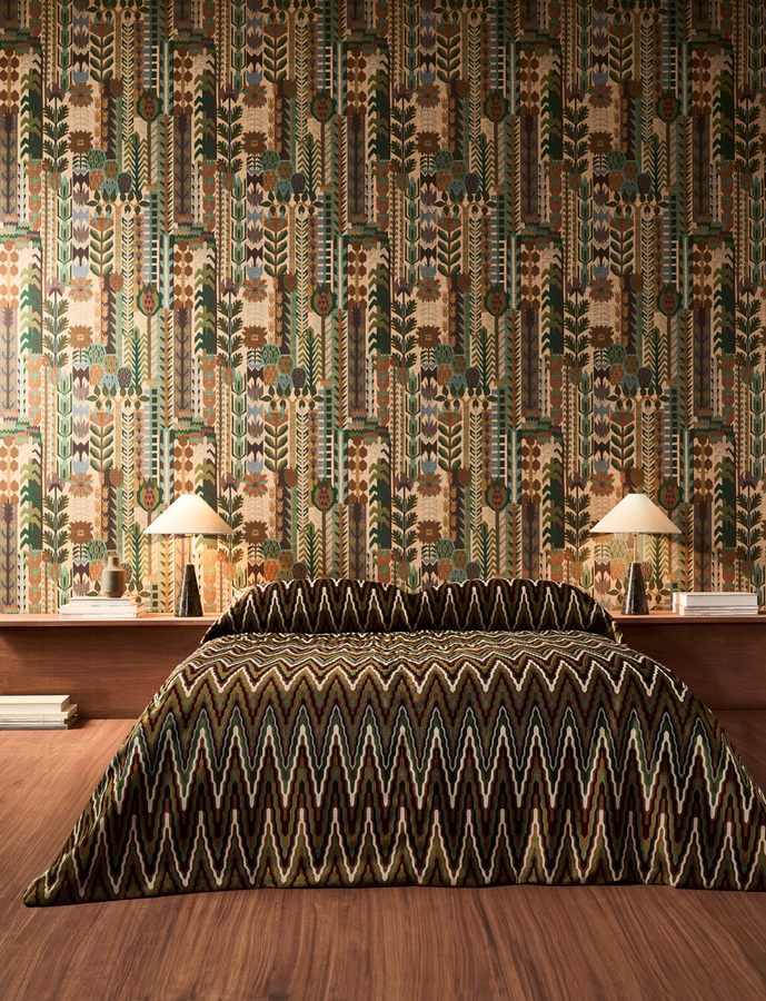 Harlequin Tapete Kuparr in Evergreen und Terracotta mit floralem Botanical-Design aus Vlies - Bild 1