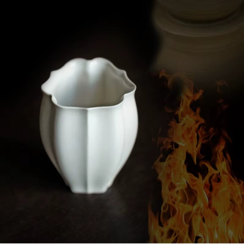 Weiße Keramik-Teetasse im antiken Lotus-Design für deine Teezeremonie - Bild 3