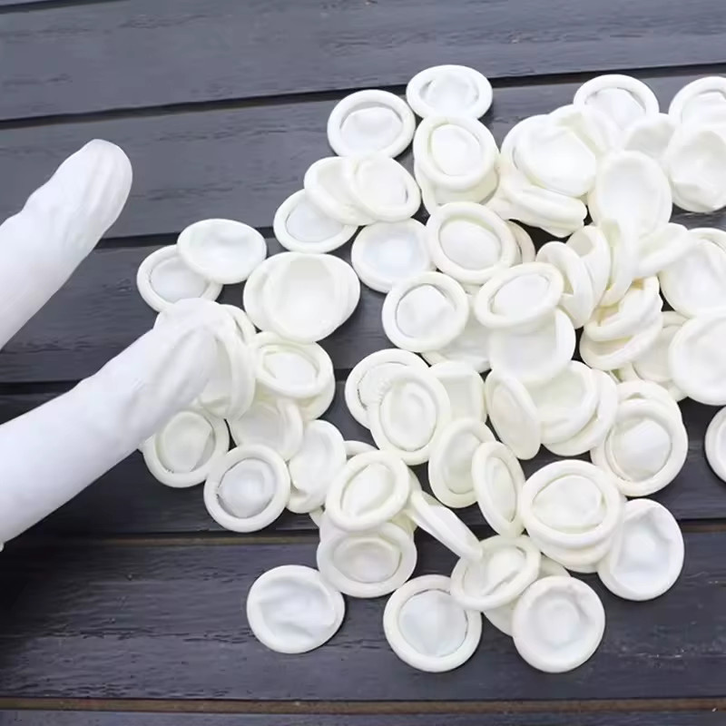 Einweg Fingerlinge aus natürlichem Latex in Weiß, rutschfest und antistatisch zur Reinigung und Werkzeugbearbeitung - Bild 4