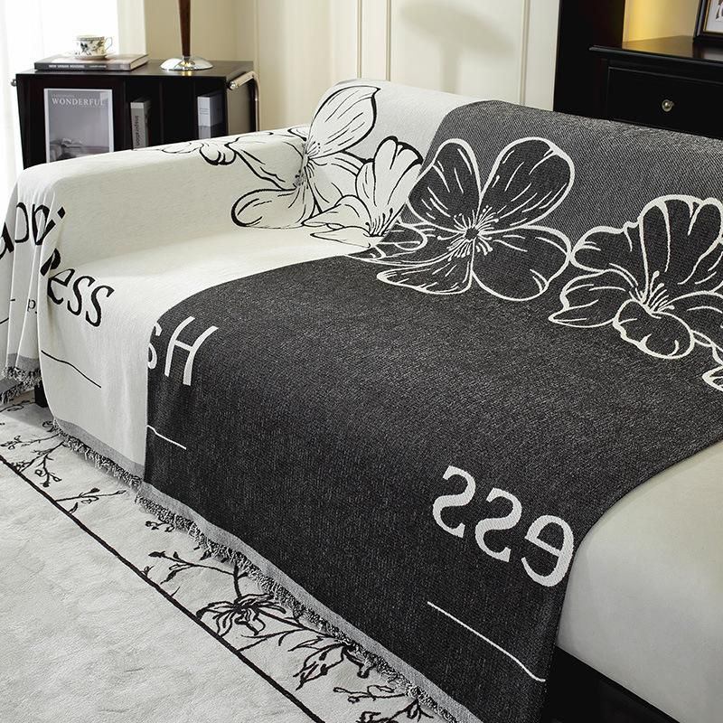 Chenille-Jacquard Sofaüberwurf mit floralem Muster in Weiß, rutschfeste Sofadecke zum Staubschutz und gegen Katzenkratzer, B/H: 130 x 180 cm - Bild 2