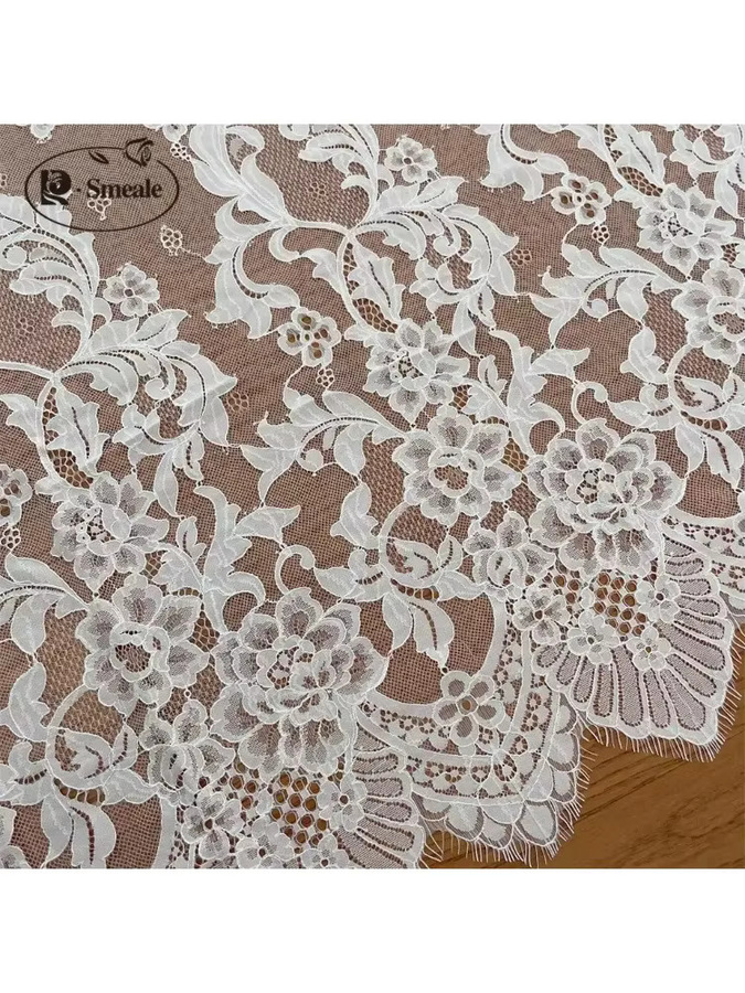 Weiche Spitze in Weiß als Nähzubehör für DIY-Hochzeitskleider und Hintergrunddekoration - Bild 2