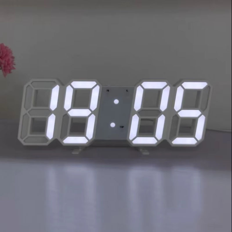 WOKLOK Digitale LED Wanduhr in Weiß mit Temperaturanzeige und Datumsanzeige, moderne geometrische Design-Uhr aus Kunststoff mit USB-Anschluss - Bild 3