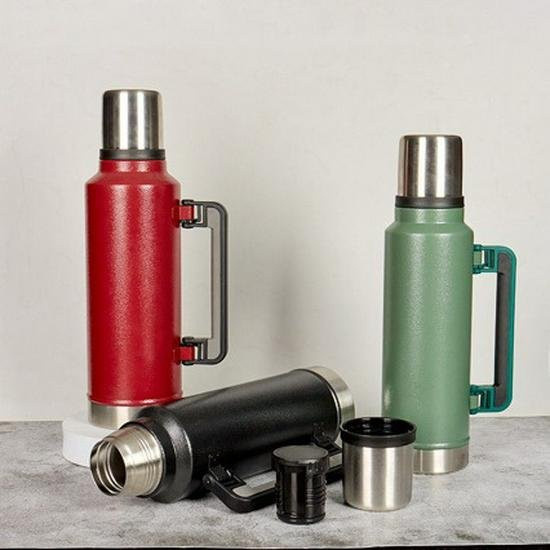 Stanley Edelstahl-Isolier-Sportflasche mit Griff, Rot, 1400 ml - Bild 1