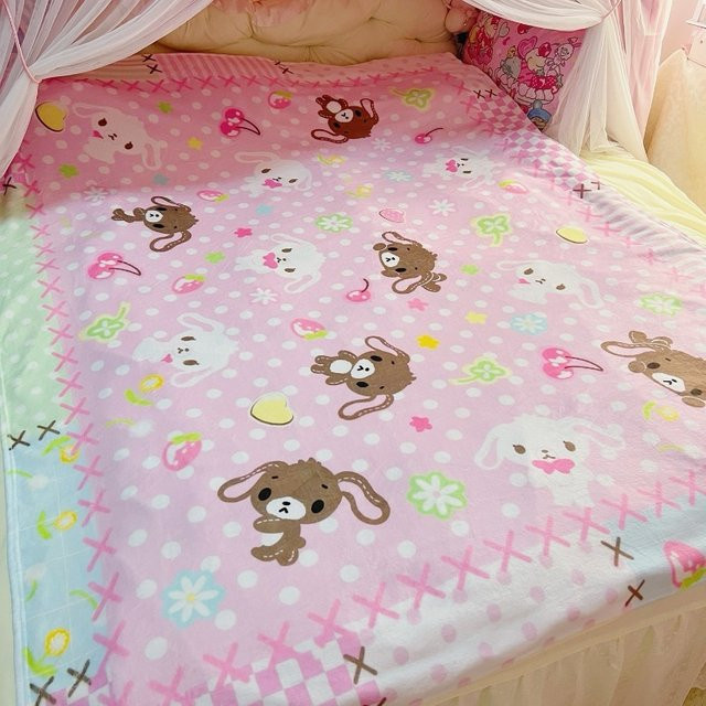 Sanrio Sugarbunnies Plüschdecke Koralle Pink, weiche Fleece-Decke mit Punktmuster, B/B: 150 x 200 cm - Bild 1