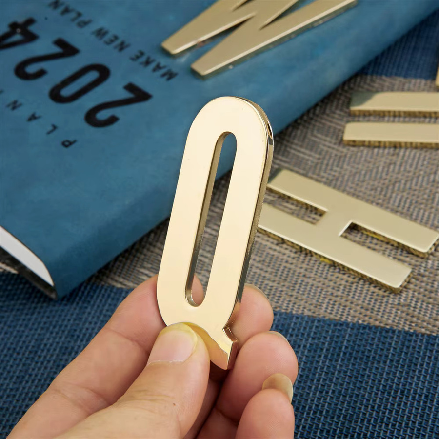 Selbstklebender Metall-Buchstabe in Gold für Hausnummern und Beschriftungen, B: 7 cm, H: 3 cm - Bild 2
