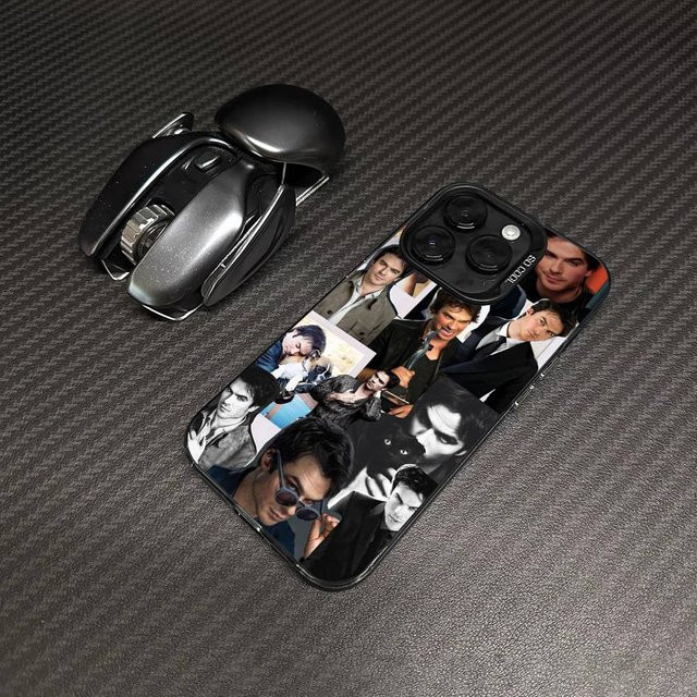 The Vampire Diaries Damon Salvatore Handyhülle mit mattem Cover für iPhone 11 bis iPhone 17 Pro Max in Multicolour - Bild 1