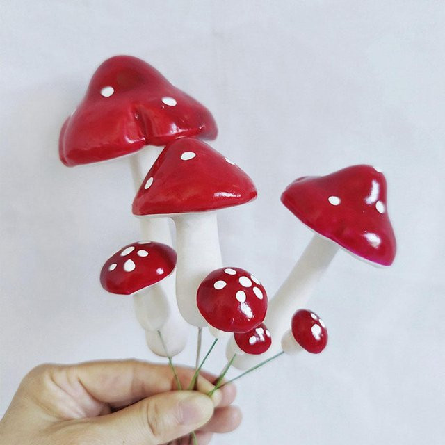 33 Stück Miniatur künstliche Pilze aus Harz in Rot für DIY Mikrogarten und Bonsai Dekoration - Bild 1