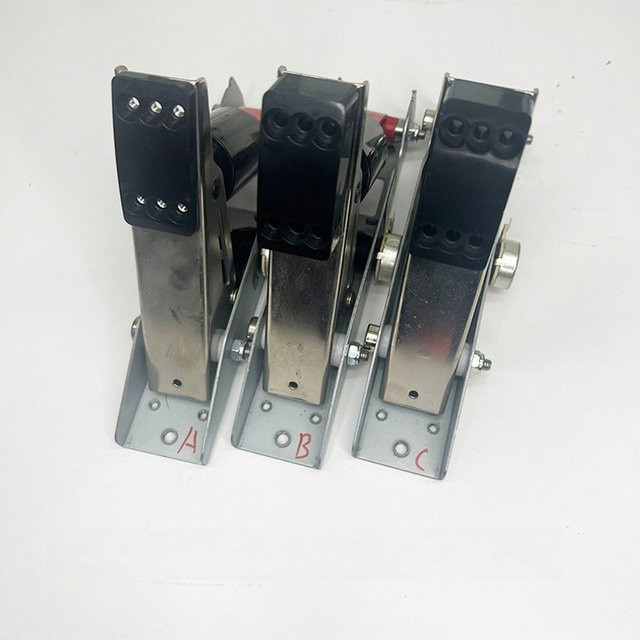 Logitech Zubehör Set für Gaspedal, Bremspedal und Kupplungspedal kompatibel mit G29, G920 und G923 für PlayStation, Xbox und PC Simulationen - Bild 1
