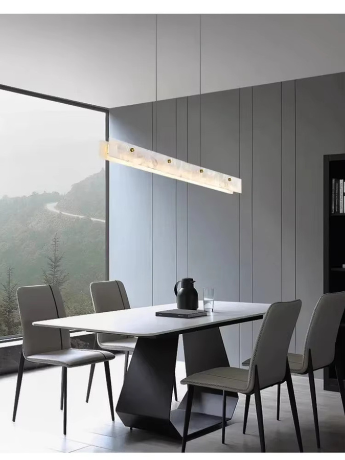 Moderne LED-Pendelleuchte aus weißem Marmor in rechteckiger Form mit Gold/Messing-Details für Esszimmer, Küche oder Schlafzimmer - Bild 2