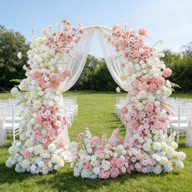 Uflower Blumenarrangement in Pfirsichrosa mit Hortensien, Rosen und Orchideen als hornförmiger Bogen für Hochzeiten und Events, Höhe: 80 cm - Bild 1