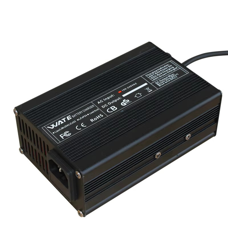 WATE Smart Lithium-Ionen Ladegerät 12,6 V 10A für 3S 11,2/12V Outdoor Batterien, Schwarz - Bild 2