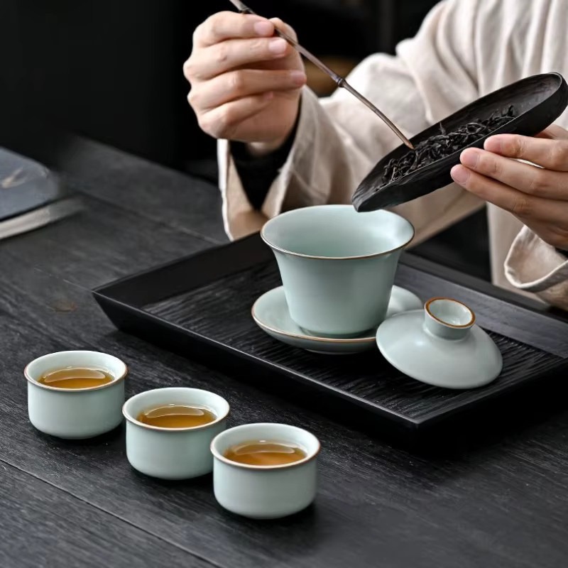 Chinesisches Gongfu Tee-Set aus Keramik mit Teekanne und Tassen inklusive Geschenkbox für deine Tee-Zeremonie zu Hause oder im Büro - Bild 2