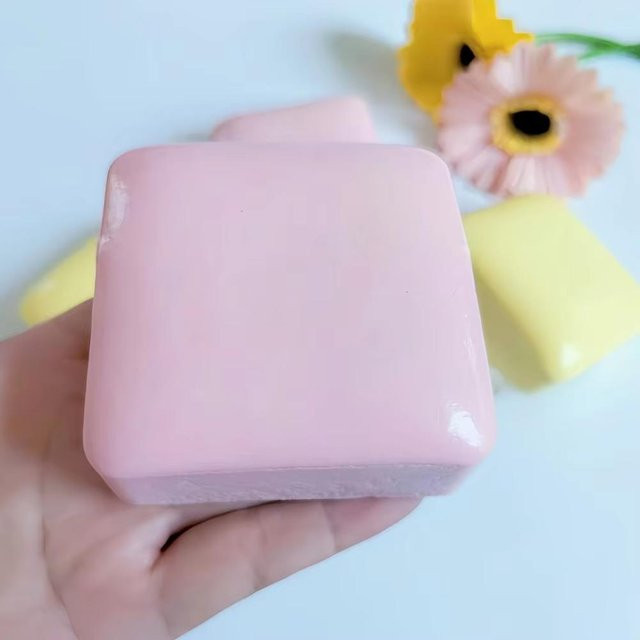Binchi Fitness Kuchen Squishy Spielzeug, rosa - Bild 1