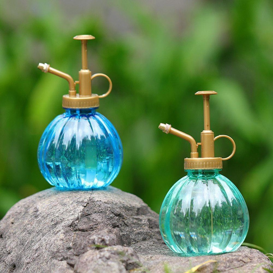 Pflanzen-Sprühflasche in Kürbis-Design als Bewässerungssprayer für Blumen und Topfpflanzen in Grün - Bild 5