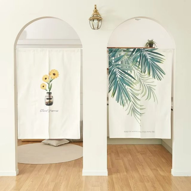 VIKAMA Noren Türvorhang mit Sonnenblumen- und Palmblatt-Print, minimalistischer kurzer Vorhang in Weiß mit floralem Design für Küche und Schlafzimmer - Bild 1